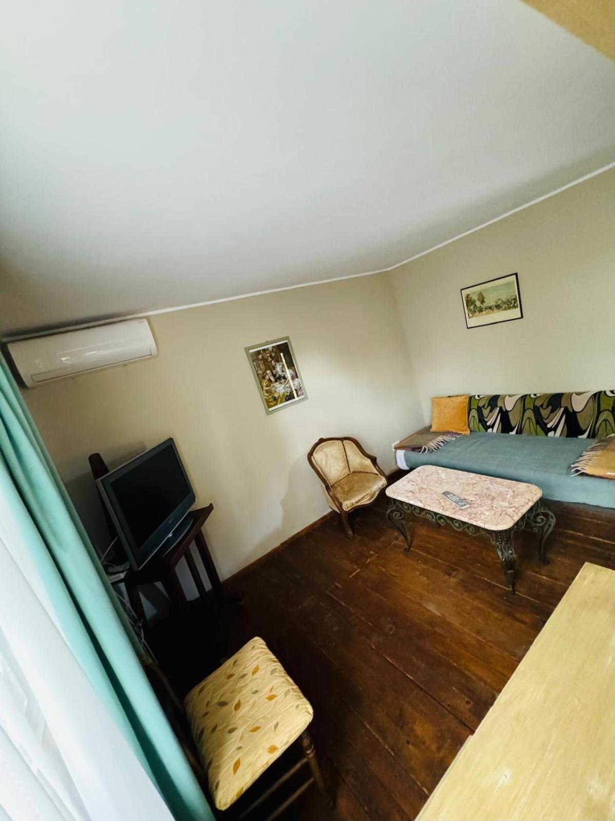 Domeniile Clos Des Colombes Douăzeci şi Trei August Exterior foto
